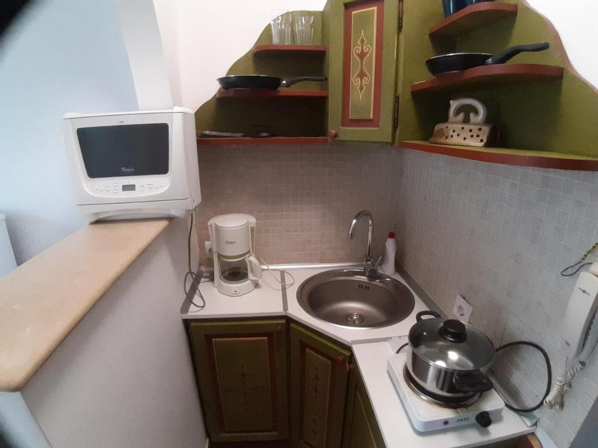 Luxury Piata Romana Center Apartment Bukares Bagian luar foto